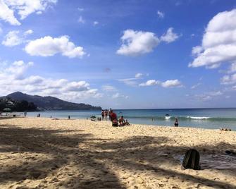 Convenient Surin apartment- rooftop pool & gym 716 - Phuket - Plaża