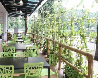 Peach Hill Hotel & Cafe - Pasir Gudang - Balcony