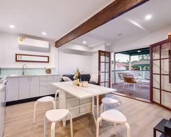 Inner City 6BR Family friendly House Highgate Hill - Brisbane