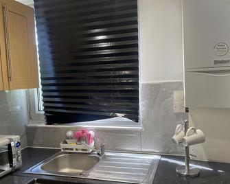 Comfy and lovely 1-Bed Apartment in London - London - Kitchen