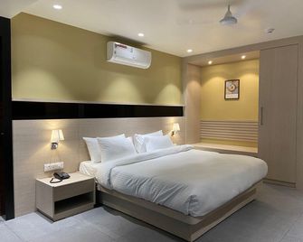 Hotel Manar - Pithorāgarh - Bedroom