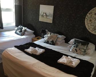 The Victoria Hotel - Burnham-on-Sea - Bedroom