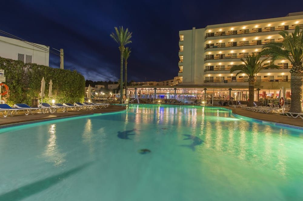 Hotel Caribe Ibiza - Santa Eulària des Riu - Pool