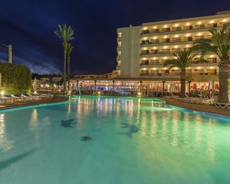 Hotel Caribe Ibiza - Santa Eulària des Riu - Pool