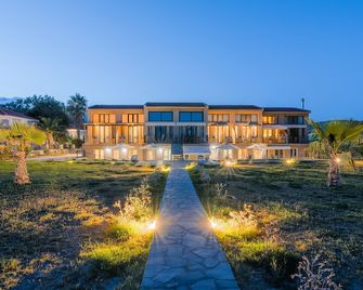 نافتيلوس ريزيدنسيز 2 - Samos - مبنى