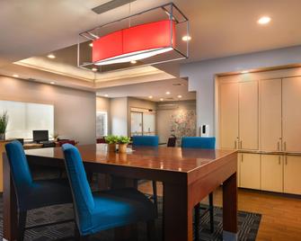 TownePlace Suites by Marriott Houston Westchase - Houston - Ruang makan
