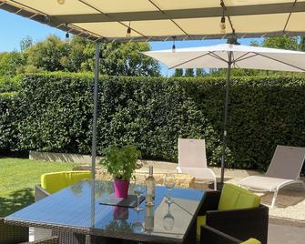 La Pause Ansouisienne - Ansouis - Patio