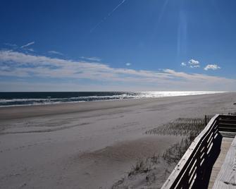 Sound front cottage with no steps - Topsail Beach - Beach