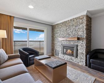 Tolovana Inn - Cannon Beach - Living room