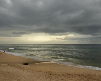 Leo's Home Stay - Дехівала-Маунт-Лавінія - Пляж