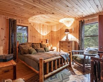 Luxury Cabin on the Lake & In The Trees - Saranac Lake - Bedroom