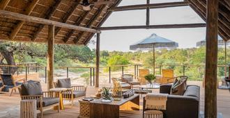 Thornybush Game Lodge - Hoedspruit - Patio