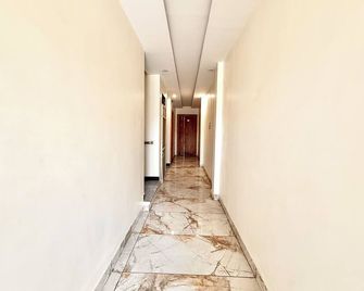 Dhamstay Hotel Malay Inn Near Mahakaleshwar Temple Ujjain - Ujjain - Corridoio