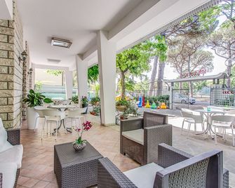 Holiday - Milano Marittima - Patio