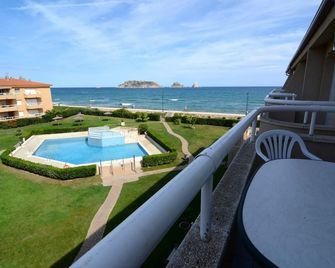 Argonavis 327 - L'Estartit - Pool