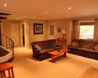 Patterson Kaye Resort - Bracebridge - Living room