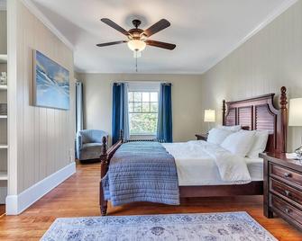 New Listing! Cozy Trotter (4-Bedroom Home) - Pets Allowed - Ticonderoga - Slaapkamer