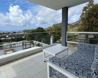 Dela - Hvar - Balcón