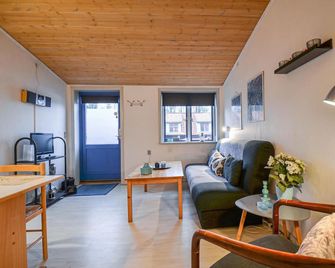 One-Bedroom Apartment In Ebeltoft - Ebeltoft - Stue