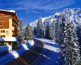 Carlo Magno Hotel Spa Resort - מדונה די קמפייו - בניין