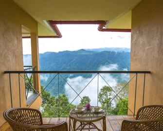 After the Rains - Rainforest Lodge - Meppādi - Balcony