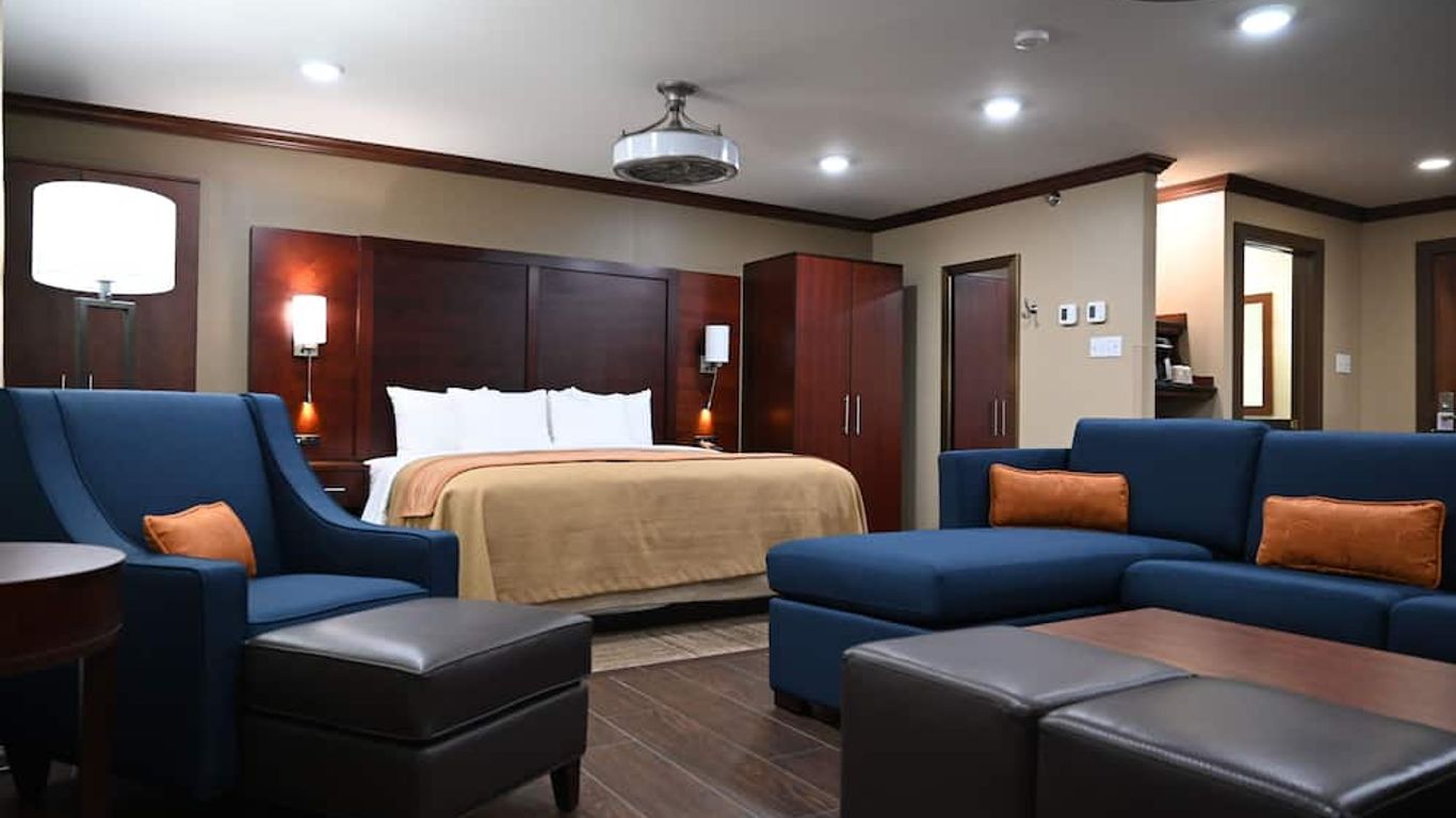 Giles Hotel Inn & Suites