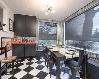 Beautiful Wine Country Escape - Carlton - Dining room
