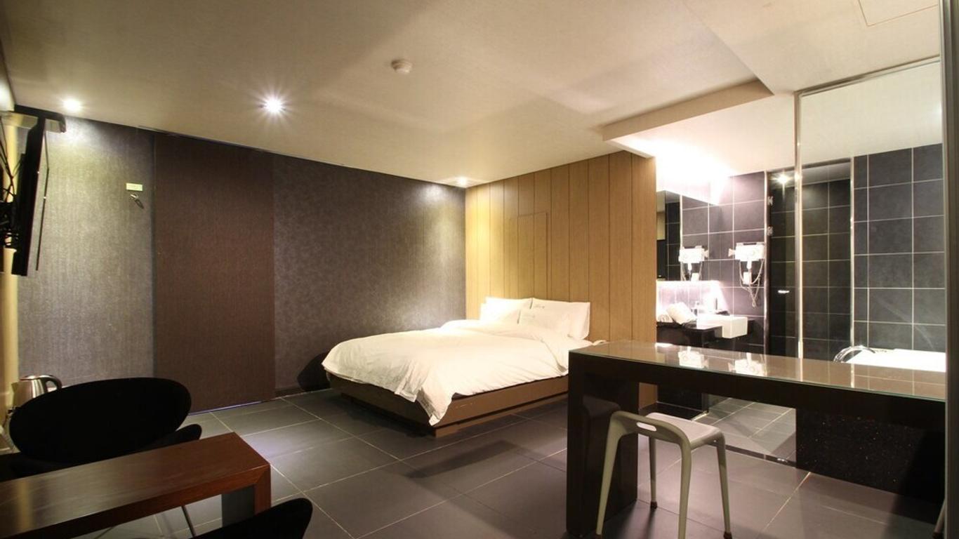 โรงแรมโหยวบี