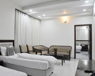 Hotel Sai Shubham - เชอร์ดิ
