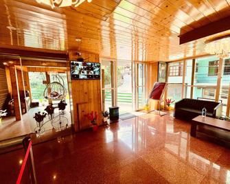 Vista Resort -Centrally Heated & Air Cooled - Manali - Lobi