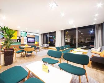 هوليداي إن لندن جاتويك أيربورت، آن آي آيتش جي هوتل - Gatwick - ردهة