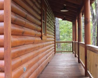 Blueberry Shoals is nestled in the foothills of the Blue Ridge Mountains. - Dahlonega - Balkon