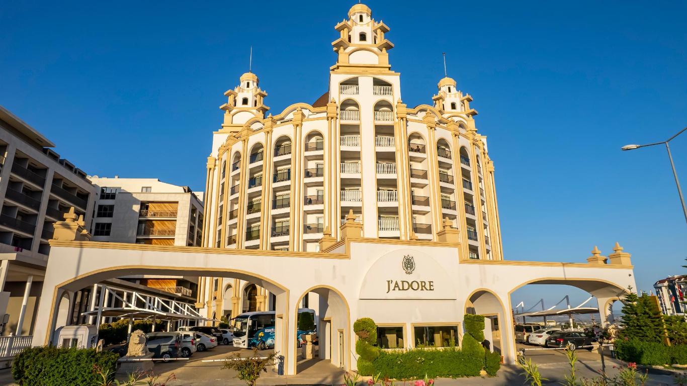 Jadore Deluxe Hotel And Spa