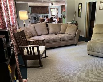 Charmingcabinretreat: Fish, Bike, Walk, Explore - Elmira - Wohnzimmer