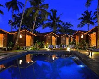 Bay15 Resort - Dona Paula - Piscina