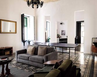 Grand House of Character Valletta - Floriana - Living room
