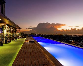 Azumi Boutique Hotel - Muntinlupa - Pool