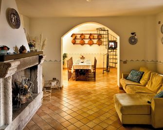 Villa Rosy - Assisi - Wohnzimmer
