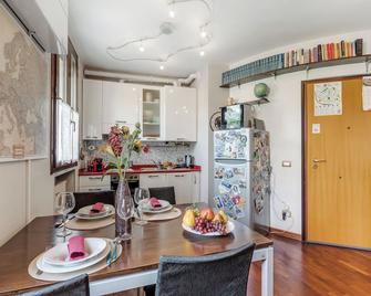 Angera Relax & Pool - Happy Rentals - Angera - Dining room