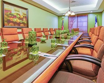 MCM Elegante Suites Abilene - Abilene - Meeting room