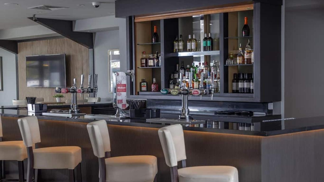 Cambridge Bar Hill Hotel, BW Signature Collection