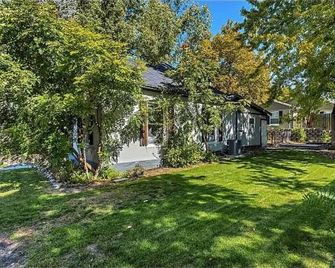 The Elm Tree Cottage in the Sugarhouse District - Salt Lake City - Outdoor view