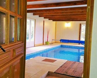 Norman house with heated indoor pool - La Poterie-Mathieu - Piscina