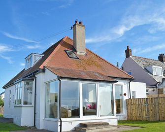 3 bedroom accommodation in Beadnell - Chathill - Building