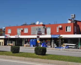 Oguz Apart Pansiyon - Side - Building