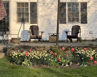 #2-Abbott Brook Inn-Peaceful 125-Acre Farm Suite with Indoor Heated pool. - North Berwick - Terasa