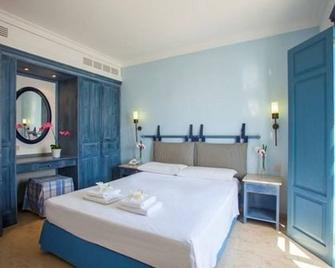 Premium Protaras Villa Villa Mine 2 Bedrooms Private Outdoor Pool Furnished Sun Terrace Shaded Furnished Terrace Private Garden Fig - Protaras - Bedroom