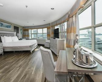 The Lonsdale Quay Hotel - North Vancouver - Makuuhuone