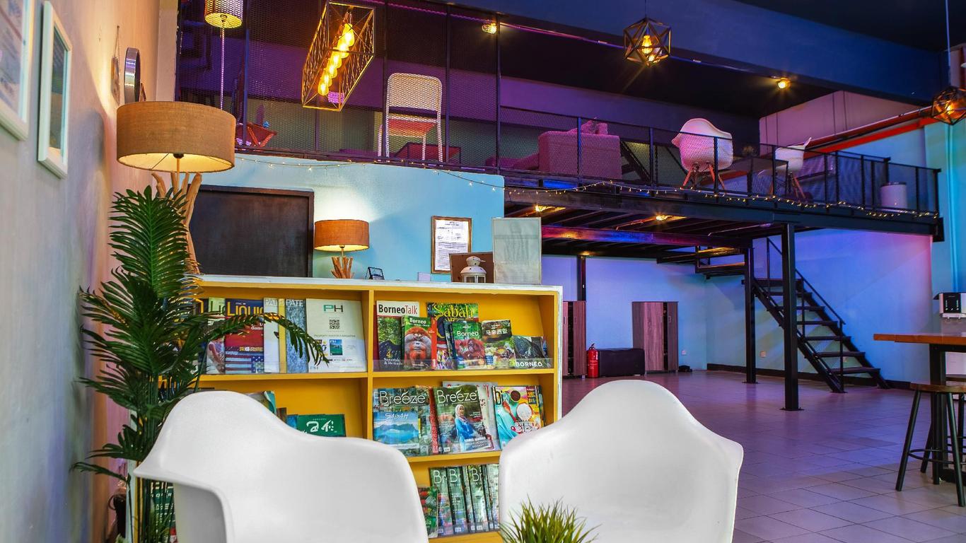 سكايبود هوستل