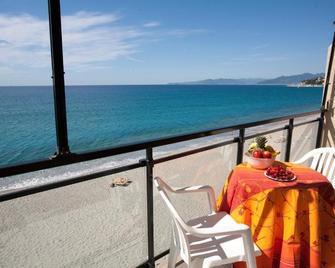 Residence Le Dune Club - Finale Ligure - Balkón